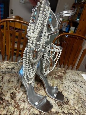 NIB Azarayah Silver Pearl & Rhinestone Embellished Adjustable Strappy Stilettos